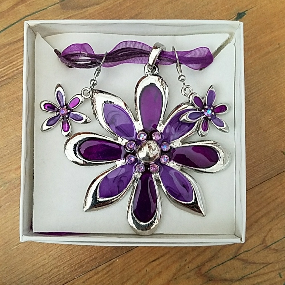 New Necklace and Earring set